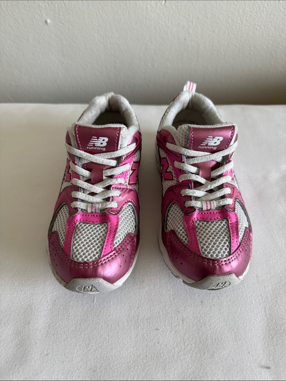 New Balance 530 Girl’s Metallic Pink and White Sneakers Sz 12